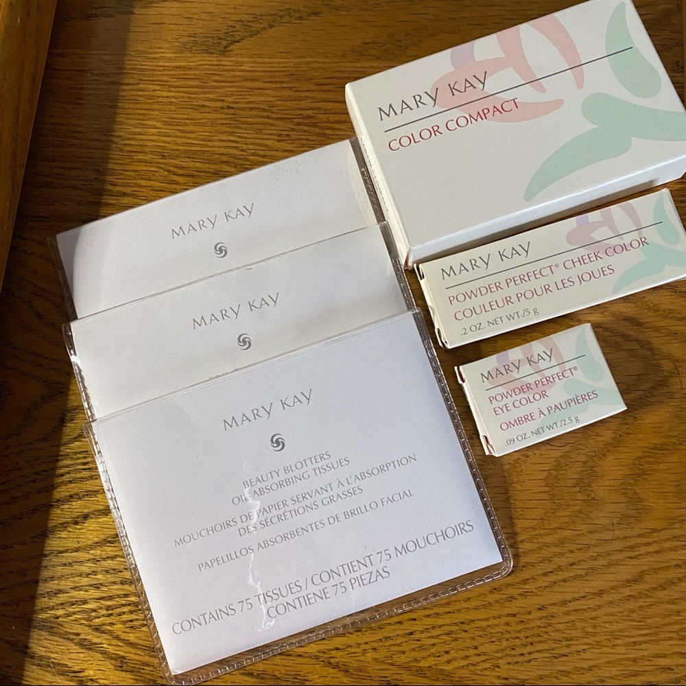 NIP 6pc Mary Kay lot - blotters, compact/palette, color